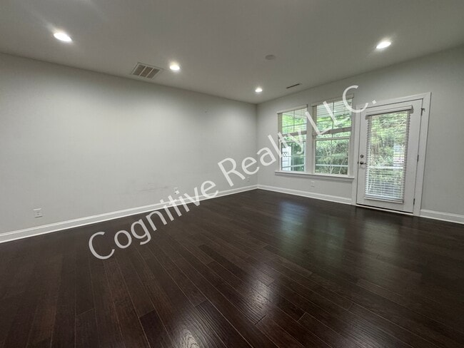 Building Photo - 1024 Laurel Twist Rd