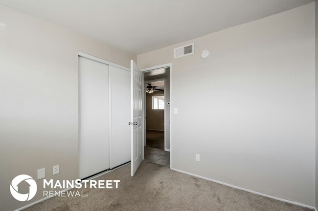 Building Photo - 7060 S Cabot Pl