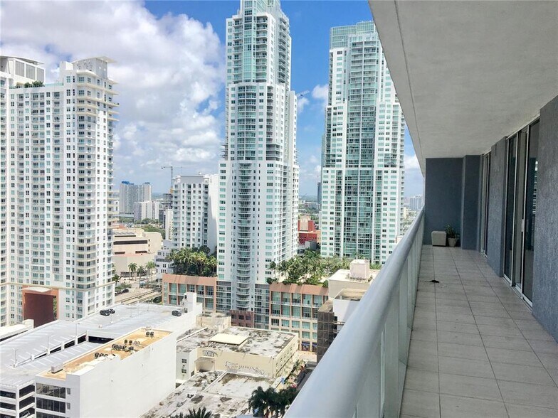 Building Photo - 50 Biscayne Blvd