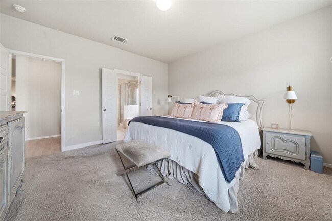 Building Photo - 641 Running Creek Dr