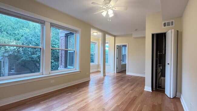 Building Photo - 4606 N Seeley Ave
