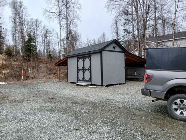 Building Photo - Three bedroom two bath home