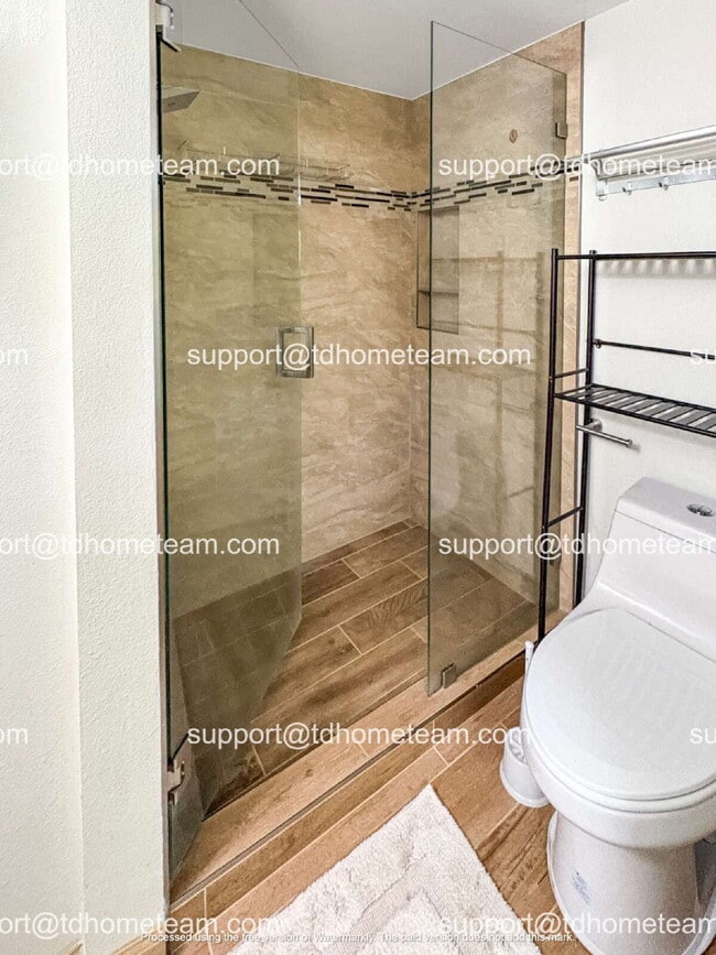 Building Photo - "Charming 2-Bed Gem in Renton with Granite Elegance – 620 sqft of Cozy Living!"