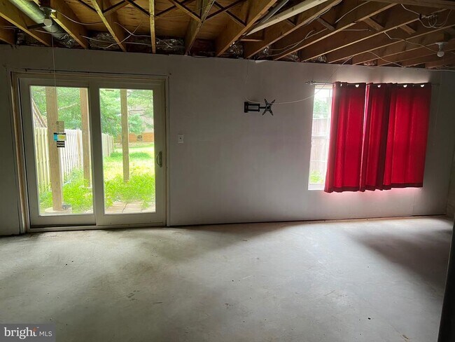 Building Photo - 1520 Murray Pl