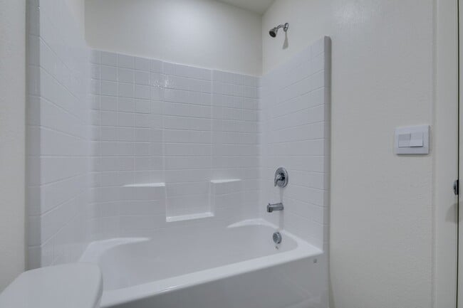 Building Photo - Gorgeous Townhome with upgrades in gated community* 3 large bedrooms, 2 car garage*Community pool...