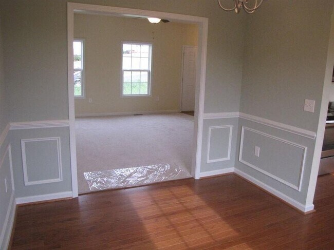 Building Photo - 203 Winnbrook St