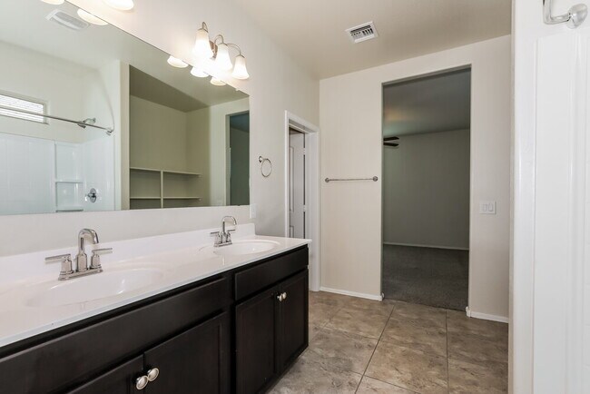 Building Photo - 4859 E Rhodium Dr