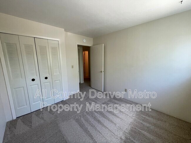 Building Photo - 6534 Zinnia St