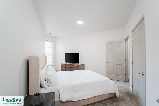 Building Photo - 3031 Eden Ave