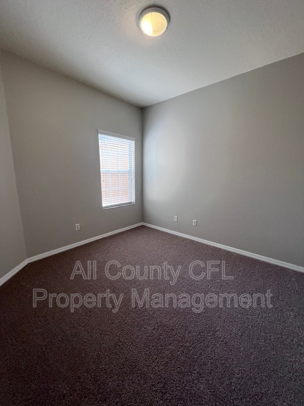 Building Photo - 2740 Oakwater Dr