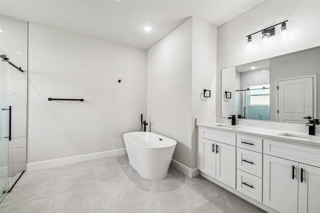 Building Photo - 13053 SW 36th Ct