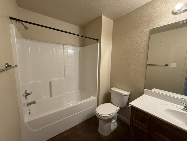 Building Photo - 4208 Primrose Dr