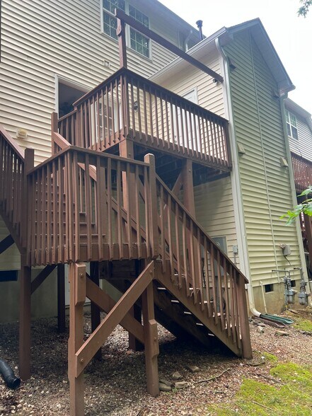 Building Photo - 144 Summit Oaks Ln
