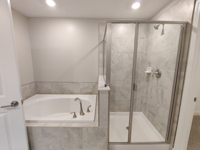 Building Photo - 23300 Willow Glen Way