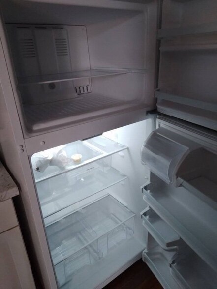 Building Photo - 190 Main St