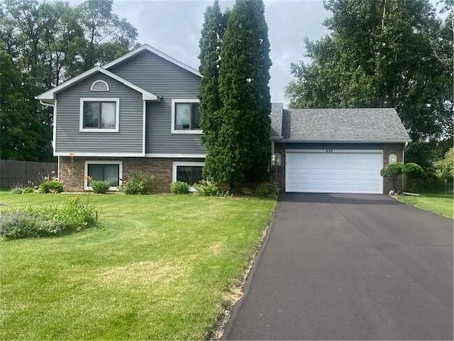 Primary Photo - 698 Hanover Ct