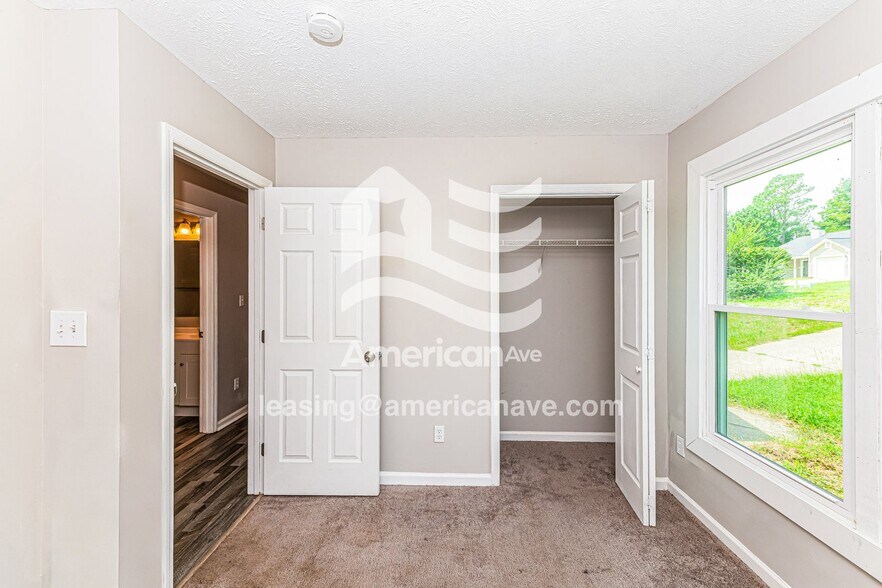 Building Photo - 6431 Applewhite Rd