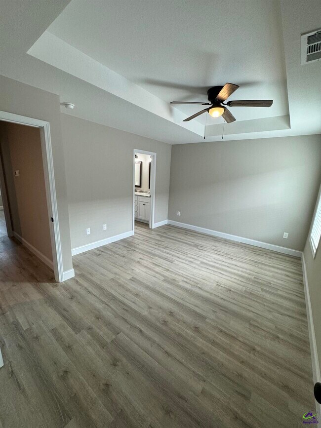 Building Photo - 312 Beau Claire Cir