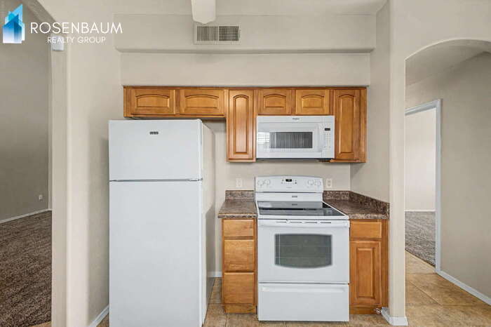 Building Photo - 15237 S Moon Valley Rd