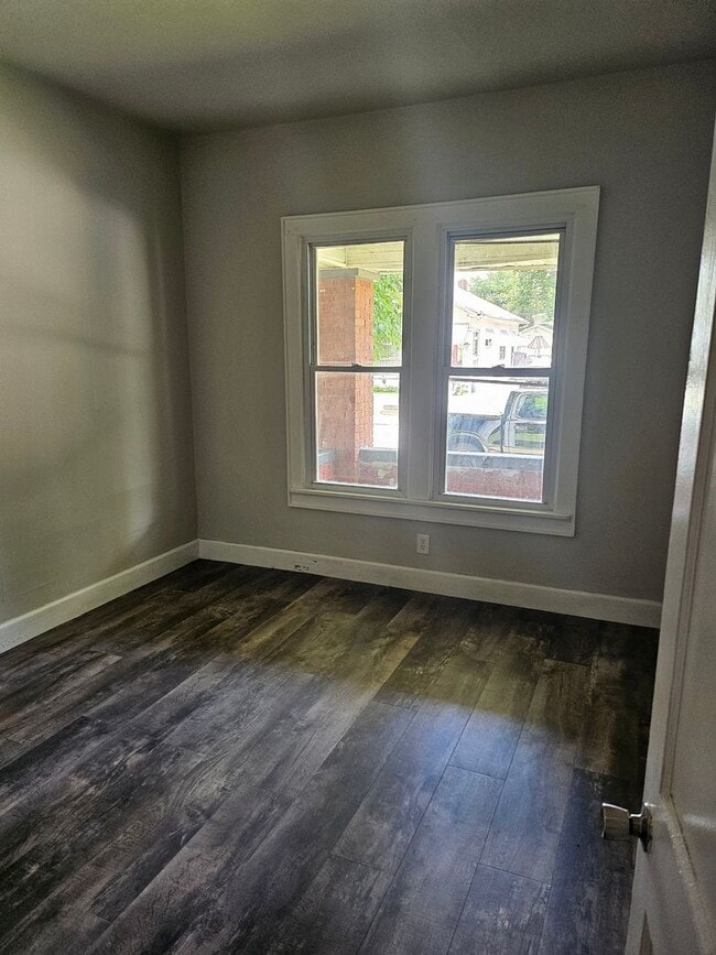 Building Photo - Remolded 2 Bed/1 Bath