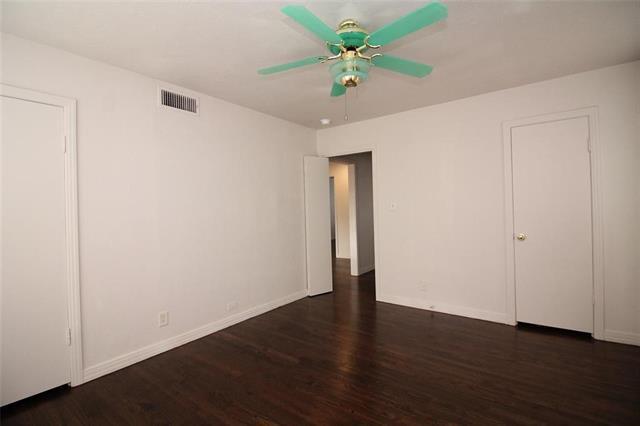 Building Photo - 5828 Locke Ave