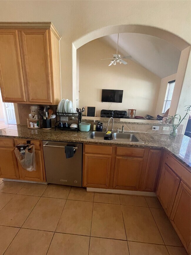 Building Photo - 26864 Calgary Pointe Dr