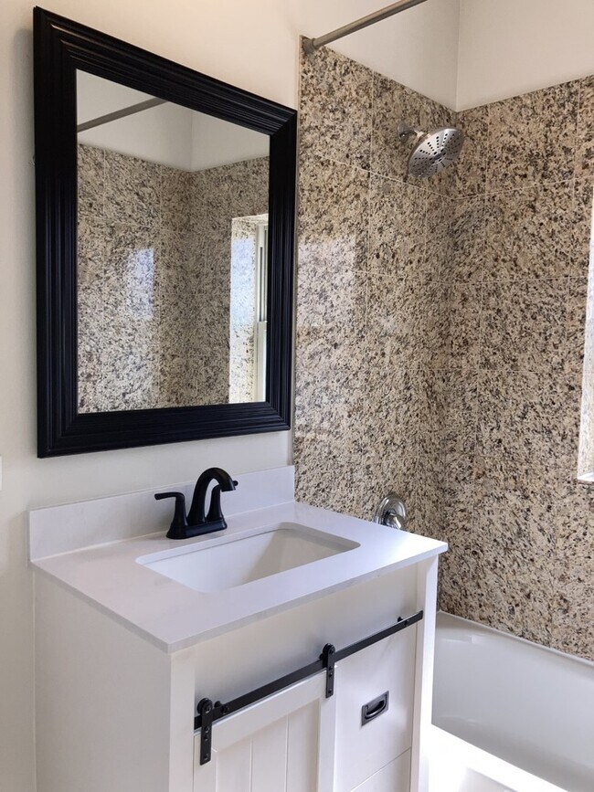 Building Photo - 619 Washington Blvd