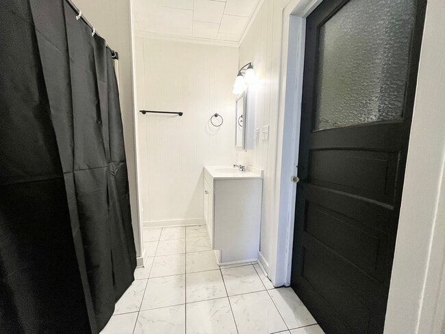 Building Photo - 741 Riverside Ave