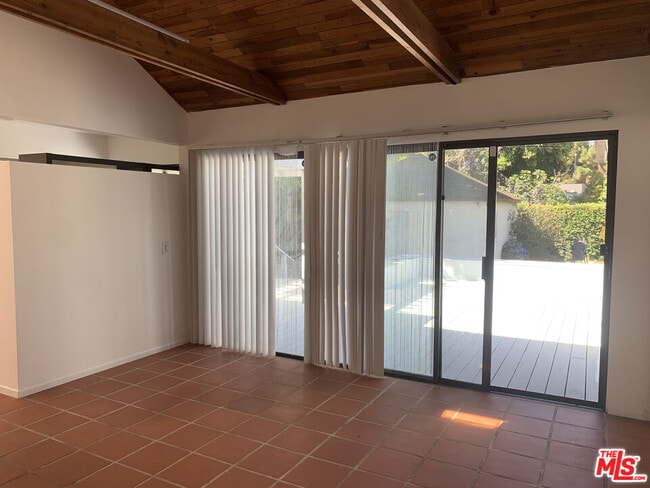 Building Photo - 2807 Glendon Ave