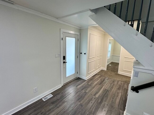 Building Photo - UP TO $500 OFF ONE MONTH!