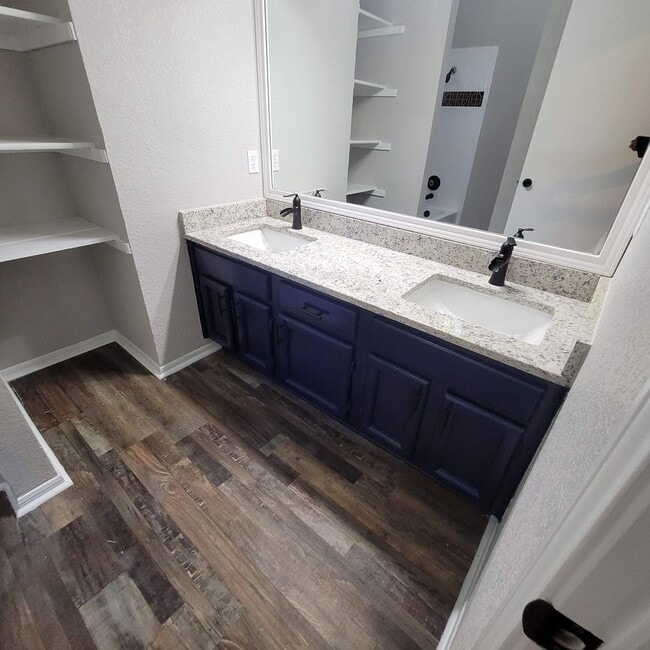 Building Photo - 14623 Highland Ridge