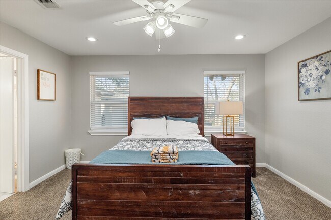 Building Photo - 2753 Larkspur Ln