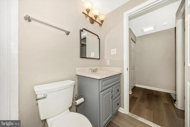 Building Photo - 103 Savannah Ct