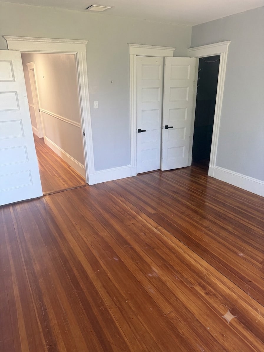 Room 5 - 151 Crawford St
