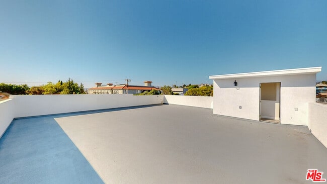 Building Photo - 252 Rosemont Ave