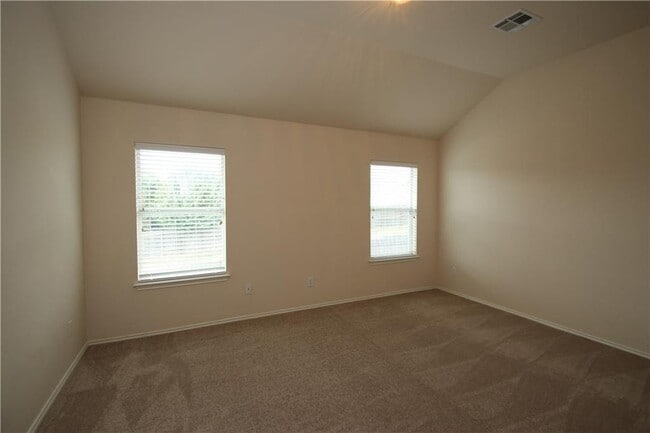 Building Photo - 1528 Haynie Bend