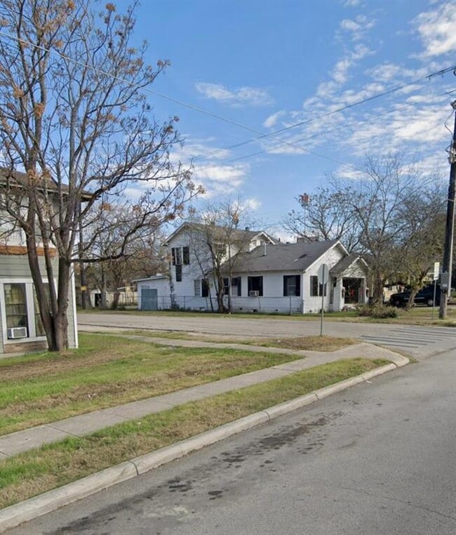 Building Photo - 541 Hammond Ave