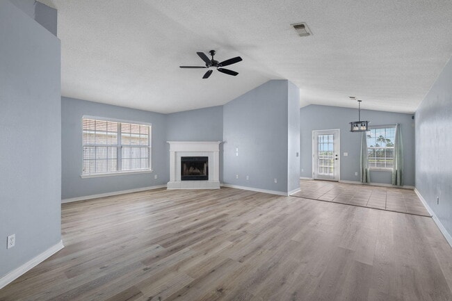 Building Photo - 422 Pristine Water Ln