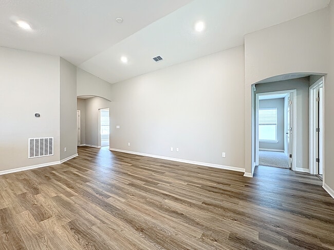 Building Photo - 877 Cypress Creek Run