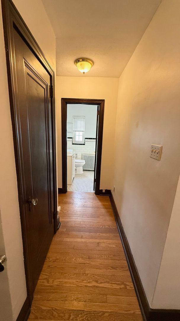 Building Photo - Beautiful 3/4 bedroom + office in Shadyside- Off-Street Parking and Tons of Storage!!