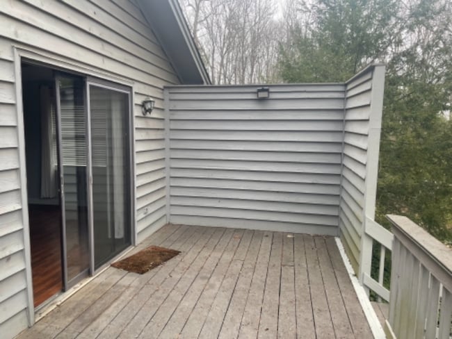 Building Photo - 484 Lazywood Ln