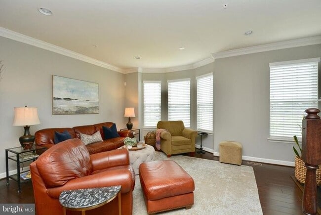 Building Photo - 702 Fair Winds Way