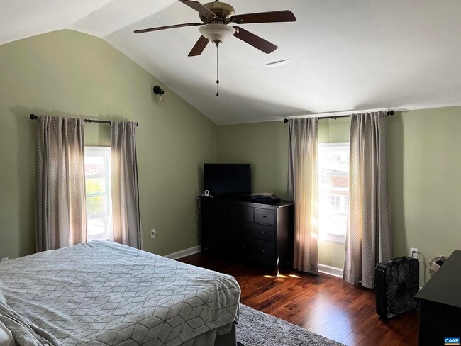 Building Photo - 211 5th St NW