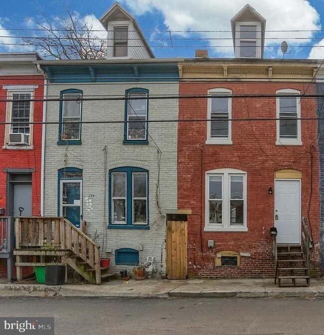 Primary Photo - 232 E Gas Ave