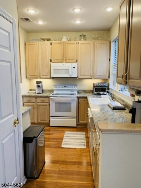 Building Photo - 33 High Pond Ln