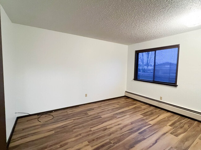 Building Photo - 3051 Lois Dr