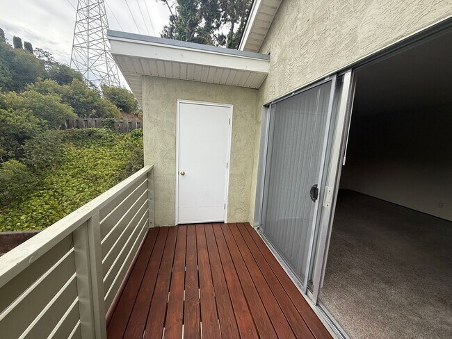 Building Photo - 765 Pope Dr