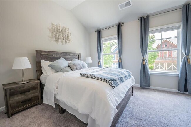 Building Photo - 454 Burgundy Terrace SE