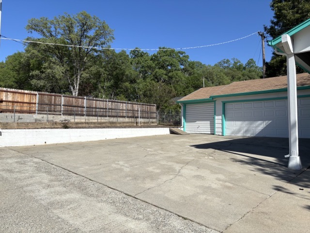 Building Photo - 2847 Moulton Dr