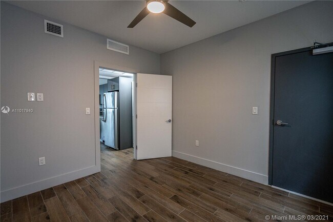Building Photo - 1567 Meridian Ave